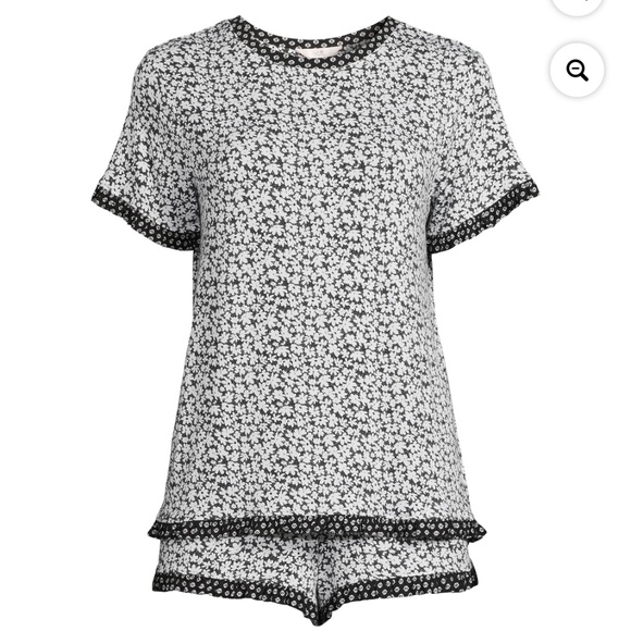 Secret Treasures Black Floral Ditsy Shorty Pajama Set Size Small (4-6) NWT - Picture 5 of 9